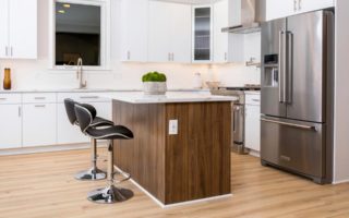 floating-kitchen-shelves-vs-cabinets